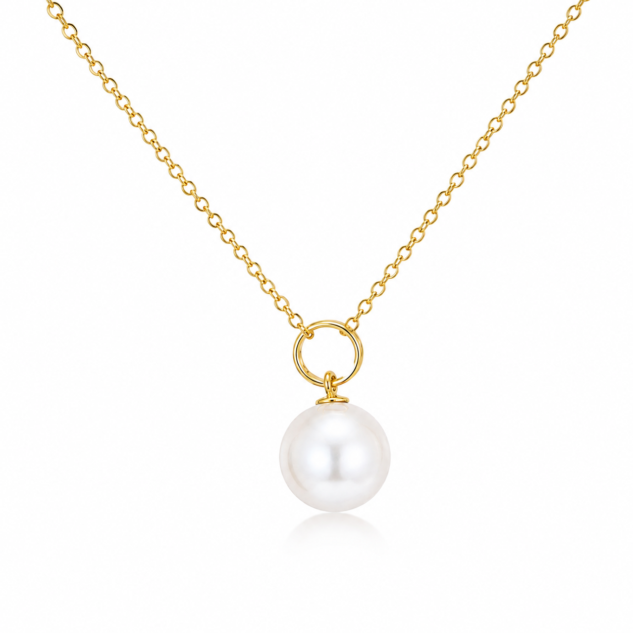 Classic pearl pendant necklace
